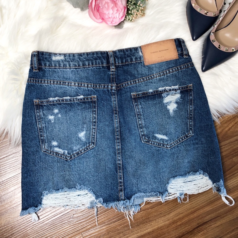 Zara Floral Patch Distressed Denim Skirt - Picture 3 of 4